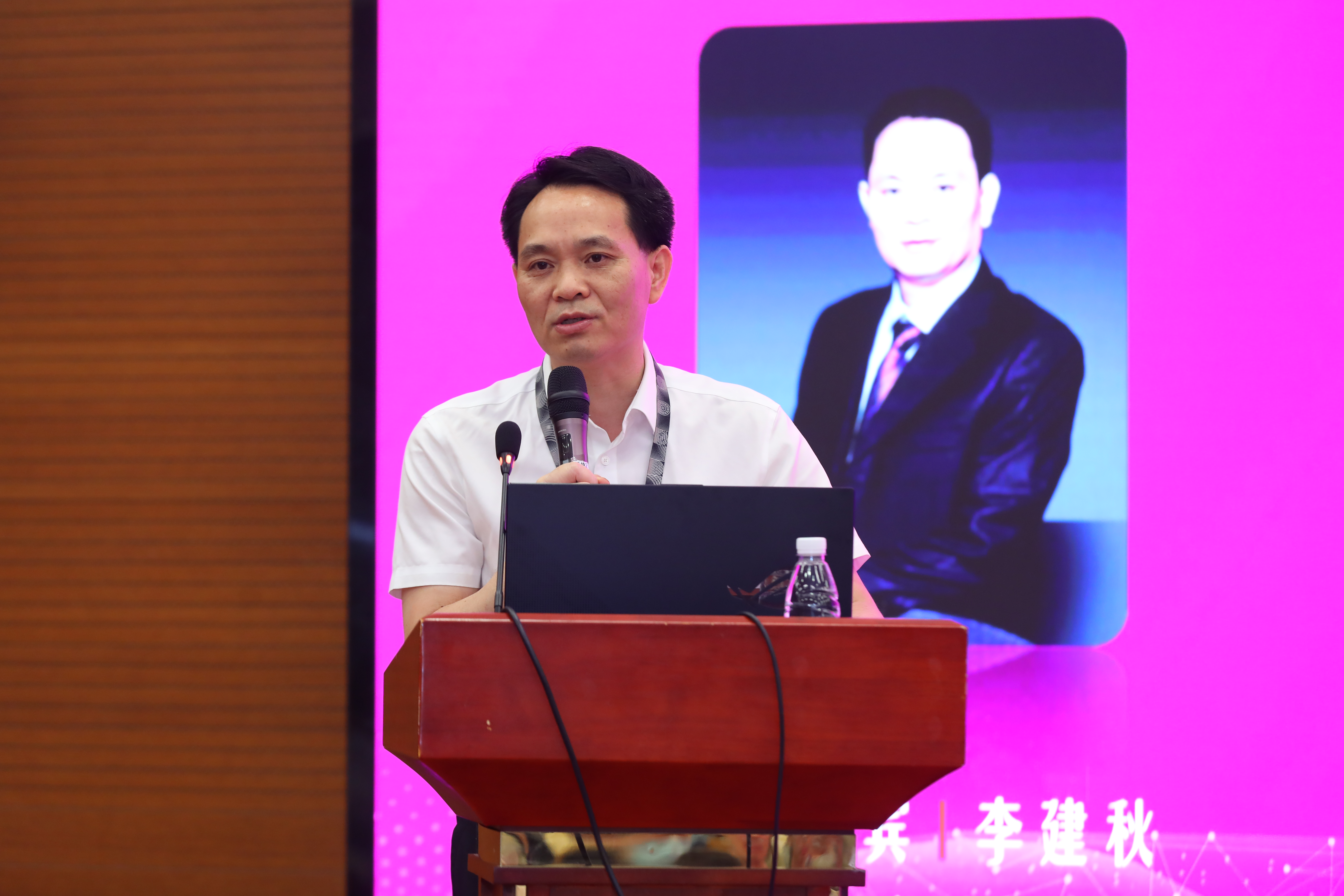 1688088609808097070.jpg 20230527-2023年“智能电动车辆”全国高校研究生学术论坛举行星际平台_星际(中国第710期博士生学术论坛同期举办-清大嘉艺-李建秋发言.jpg